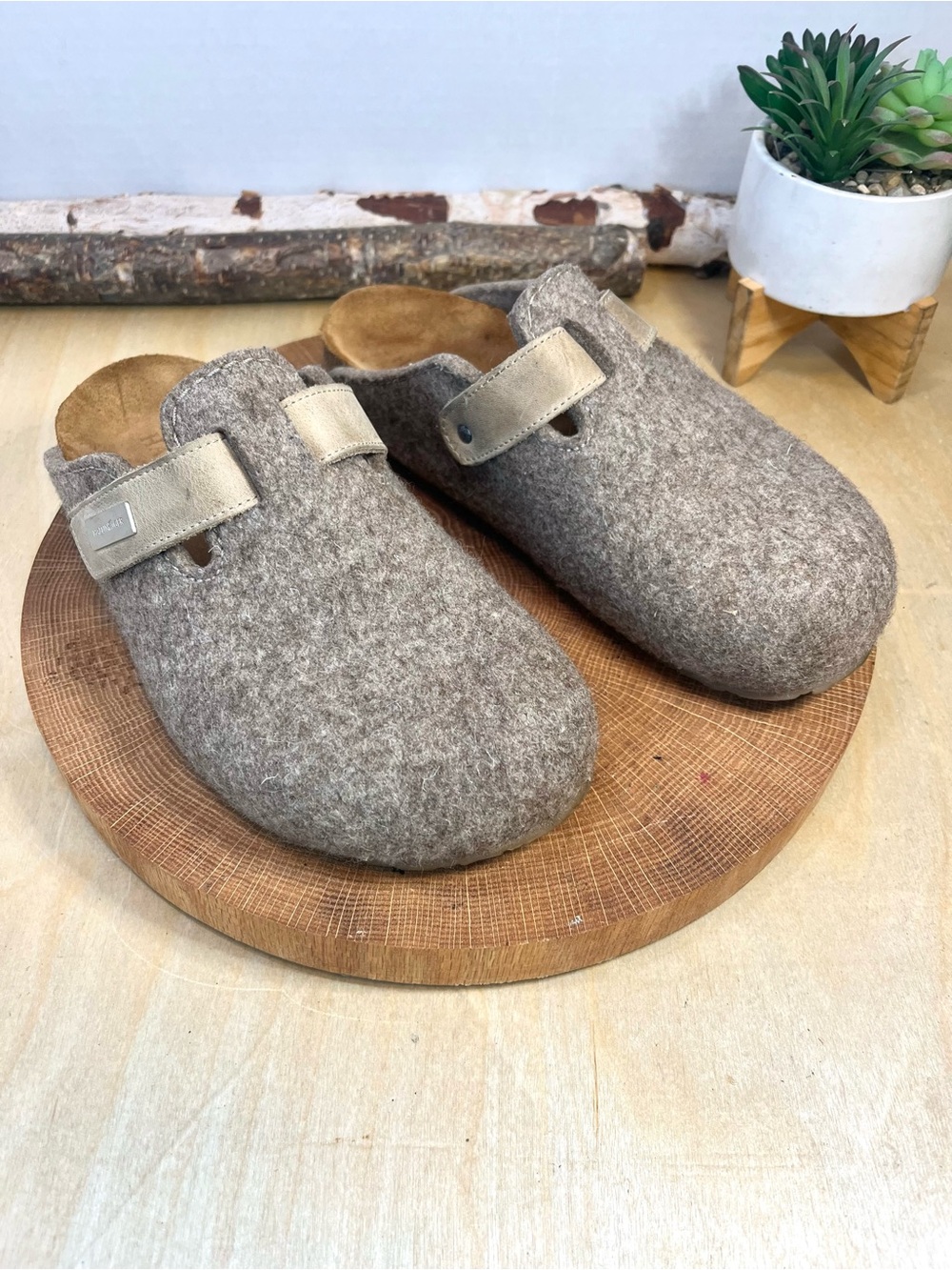 Haflinger Tan Wool Felt Clogs - Adjustable Strap - Size 39 (US 8) - Picture 9 of 16